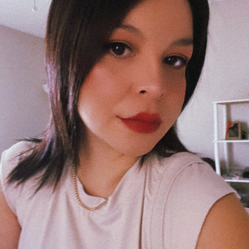 Meet your Posher, Dayana
